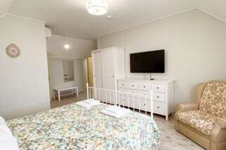 Гостиница La Grace Керчь Стандарт плюс с боковым видом на море-2